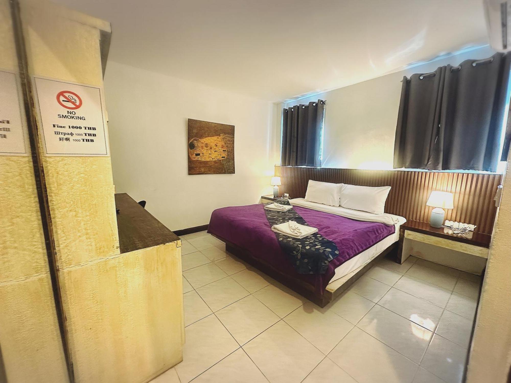 The Shades Hotel 50 Meter Beach Front Patong Exteriör bild