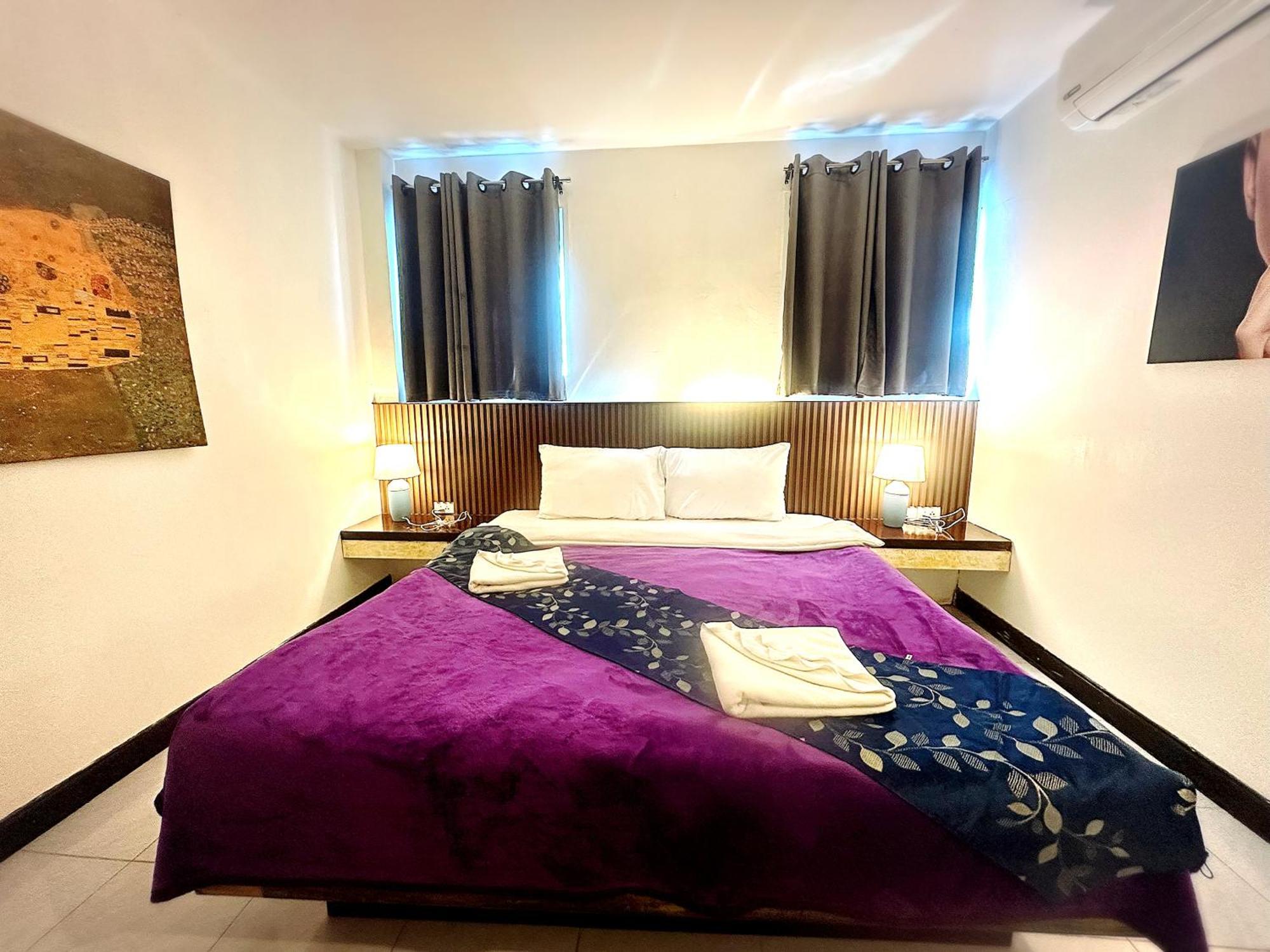 The Shades Hotel 50 Meter Beach Front Patong Exteriör bild